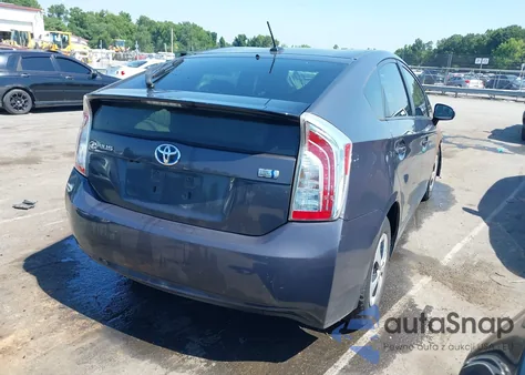 2013 Toyota Prius Three z USA, uszkodzony, nr VIN JTDKN3DU4D1618964